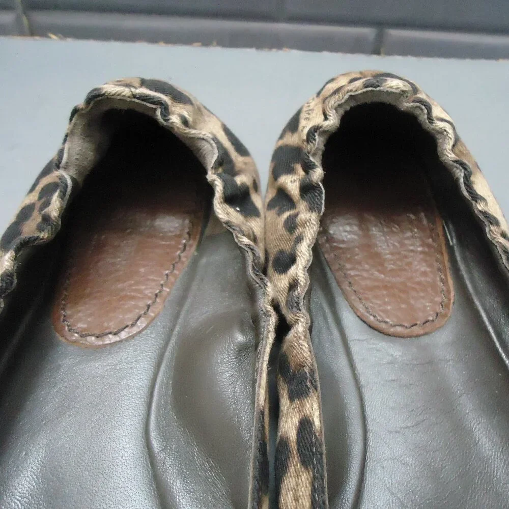 SIZE 39. Dolce & Gabbana leopard scrunch ballet flats. - Picture 7 of 14